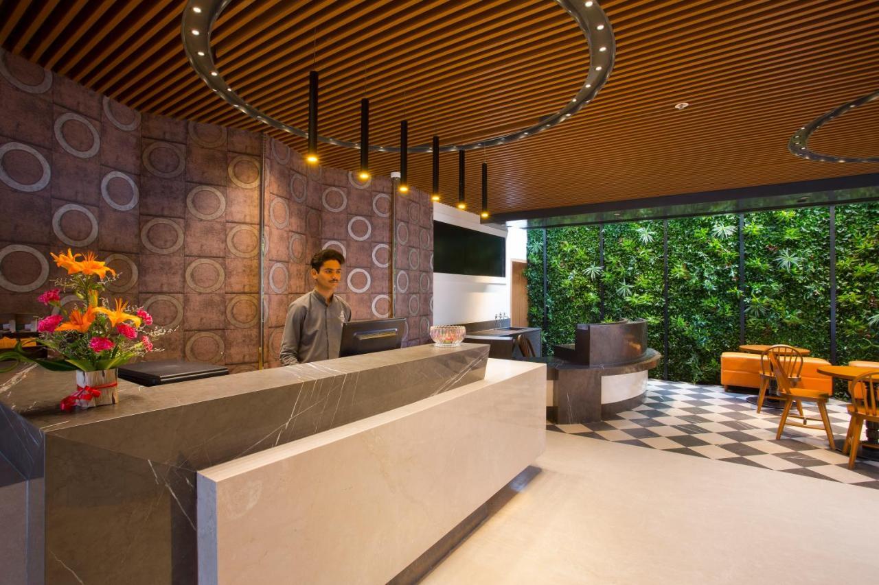 Hotel Fountain Tree By Tgi Bengaluru Zewnętrze zdjęcie